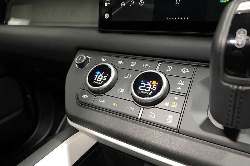 Used Land Rover Defender 2024 for sale - 77729452: Photo 32