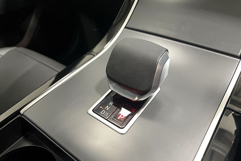 Used Land Rover Range Rover Velar 2025 for sale - 76982353: Photo 13