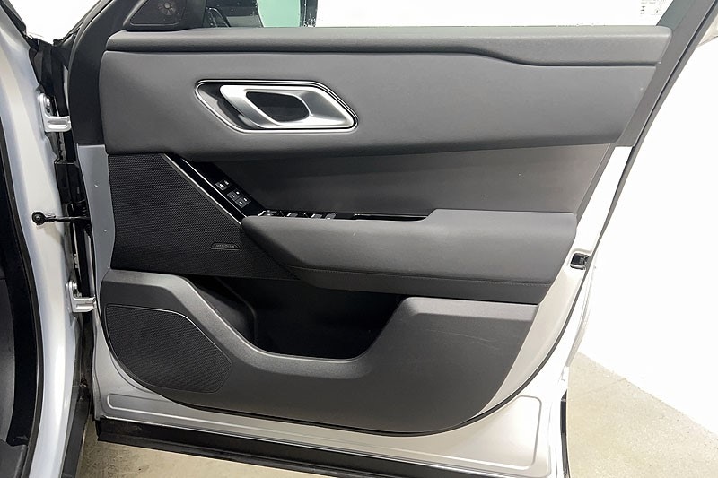 Used Land Rover Range Rover Velar 2025 for sale - 76982353: Photo 21