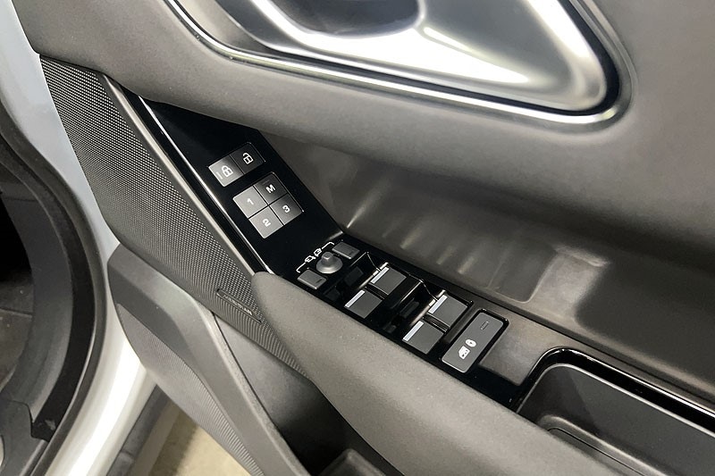 Used Land Rover Range Rover Velar 2025 for sale - 76982353: Photo 23