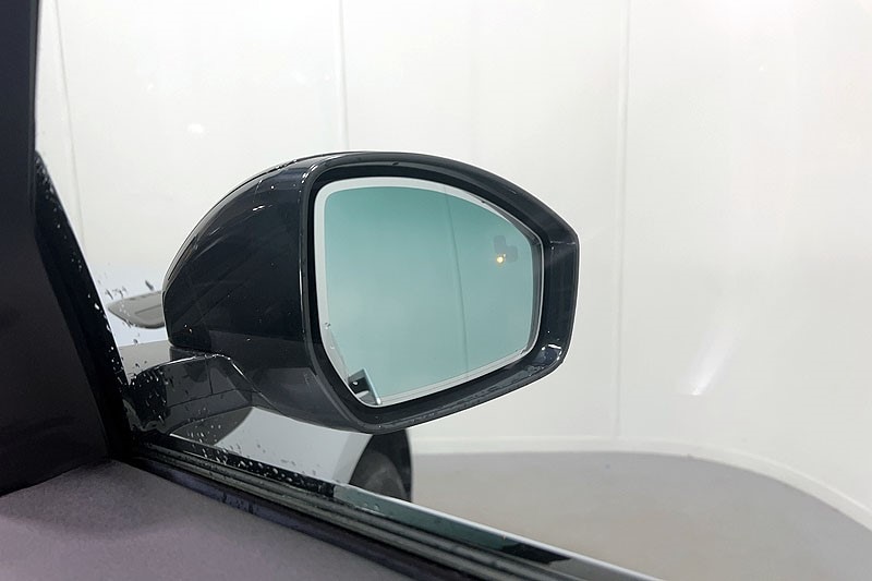 Used Land Rover Range Rover Velar 2025 for sale - 76982353: Photo 24