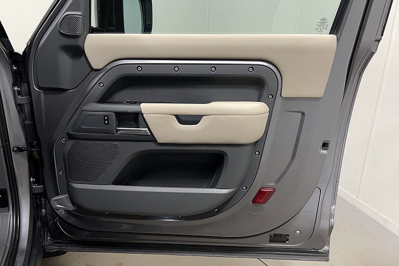 Used Land Rover Defender 2021 for sale - 77803961: Photo 22