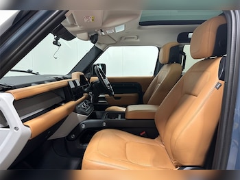 Used Land Rover Defender 2023 for sale - 78748257: Photo
