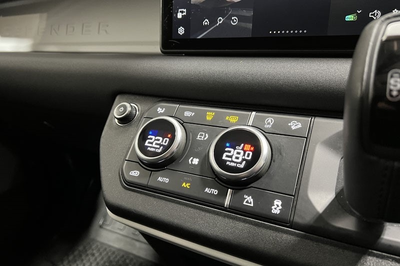 Used Land Rover Defender 2022 for sale - 77225280: Photo 34