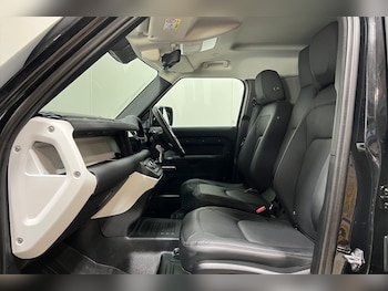 Used Land Rover Defender 2022 for sale - 77225280: Photo