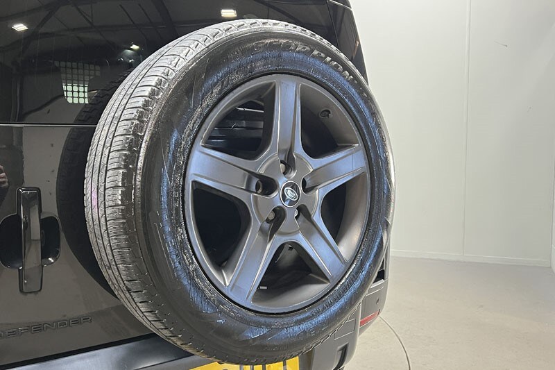 Used Land Rover Defender 2022 for sale - 77225280: Photo 47