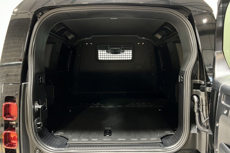 Used Land Rover Defender 2025 for sale - 77033009: Photo 10