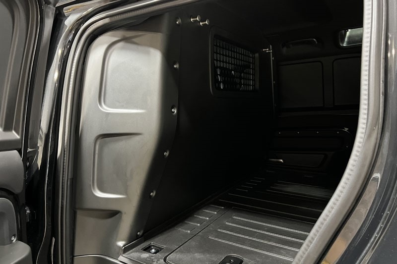 Used Land Rover Defender 2025 for sale - 77033009: Photo 23