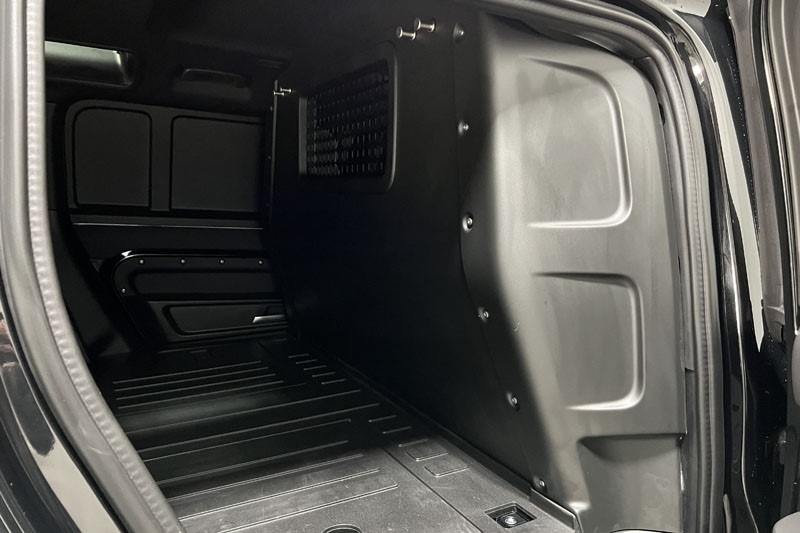 Used Land Rover Defender 2025 for sale - 77033009: Photo 24