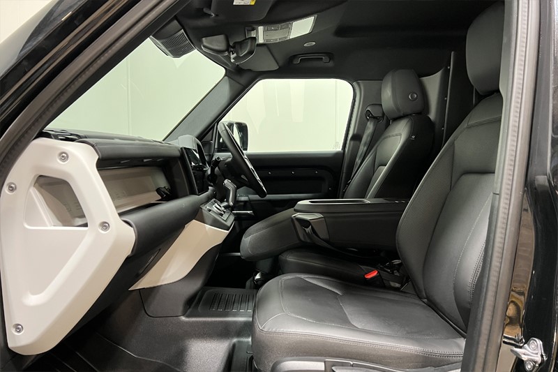 Used Land Rover Defender 2025 for sale - 77033009: Photo 3