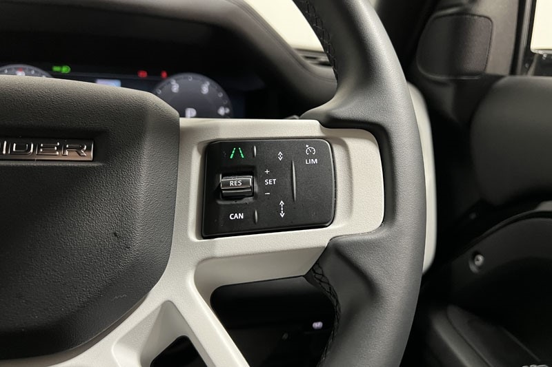 Used Land Rover Defender 2025 for sale - 77033009: Photo 33