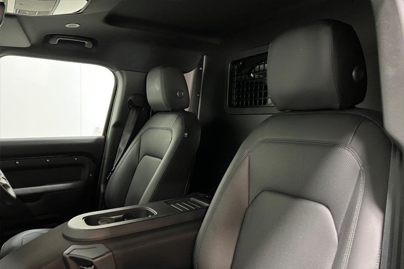 Used Land Rover Defender 2025 for sale - 77033009: Photo 4