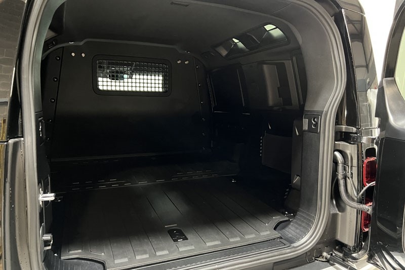 Used Land Rover Defender 2025 for sale - 77033009: Photo 44