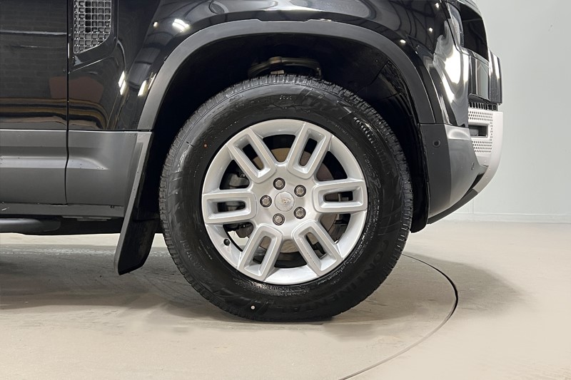 Used Land Rover Defender 2025 for sale - 77033009: Photo 8