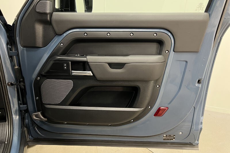 Used Land Rover Defender 2024 for sale - 77570195: Photo 23