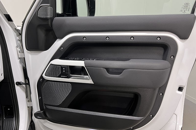 Used Land Rover Defender 2022 for sale - 77834052: Photo 21