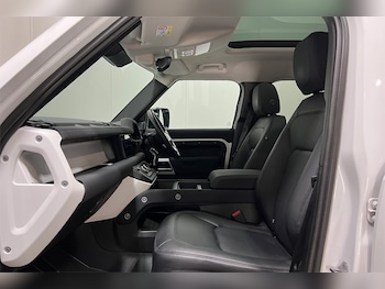 Used Land Rover Defender 2022 for sale - 77834052: Photo