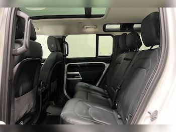 Used Land Rover Defender 2022 for sale - 77834052: Photo