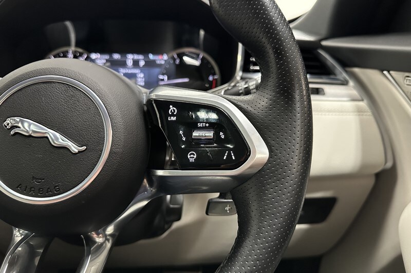 Used Jaguar F-Pace 2022 for sale - 77844770: Photo 29