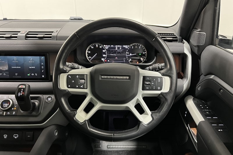 Used Land Rover Defender 2022 for sale - 77834044: Photo 15