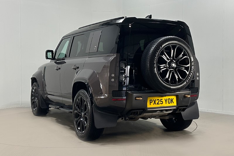 Used Land Rover Defender 2025 for sale - 76982444: Photo 2