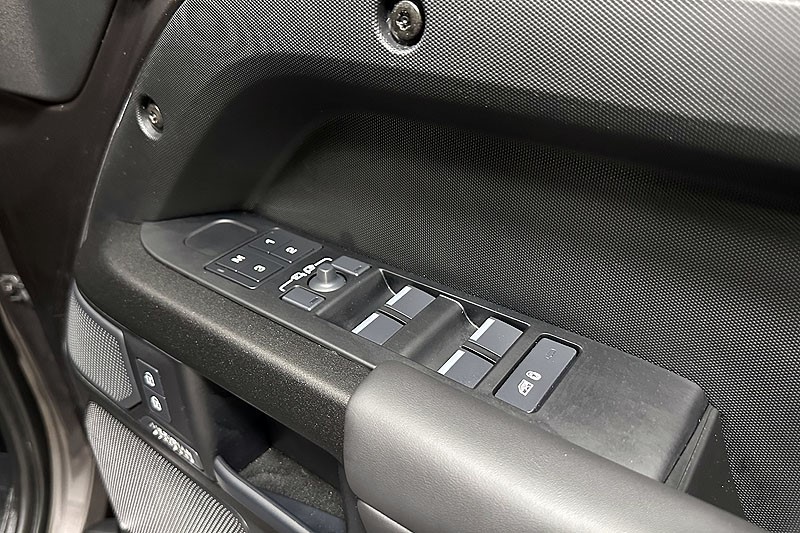 Used Land Rover Defender 2025 for sale - 76982444: Photo 22