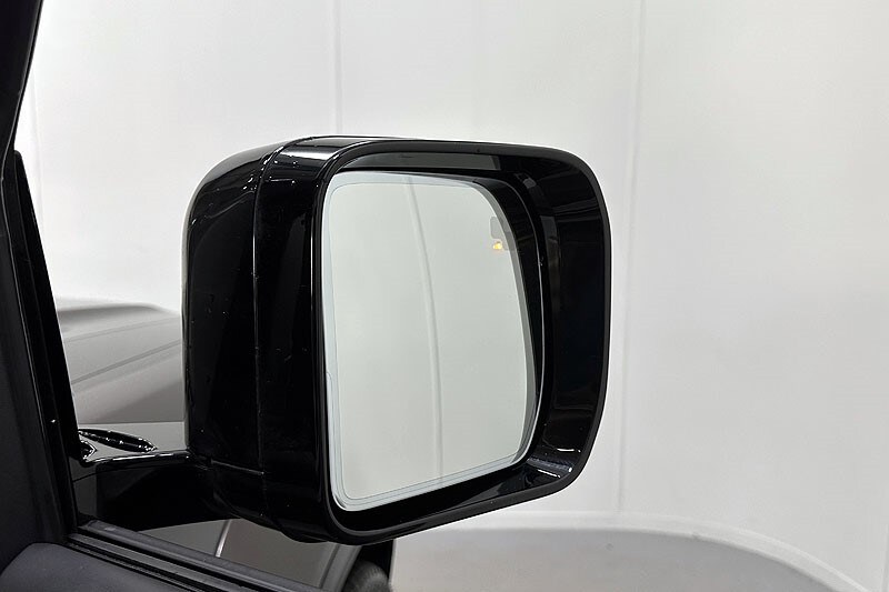 Used Land Rover Defender 2025 for sale - 76982444: Photo 23