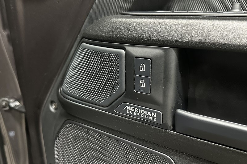 Used Land Rover Defender 2025 for sale - 76982444: Photo 24