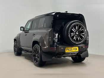 Used Land Rover Defender 2025 for sale - 76982444: Photo