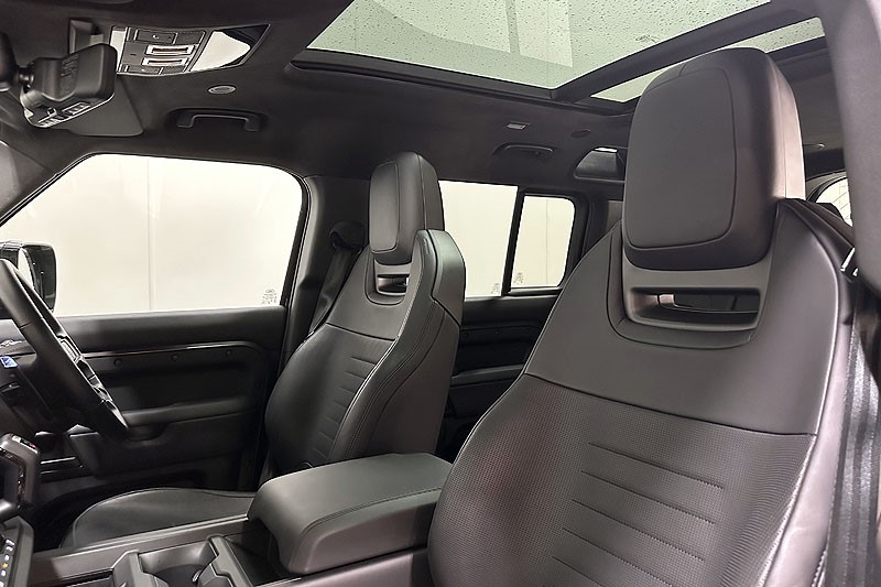 Used Land Rover Defender 2025 for sale - 76982444: Photo 47