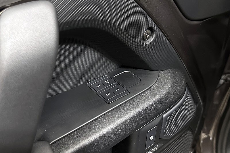 Used Land Rover Defender 2025 for sale - 76982444: Photo 48