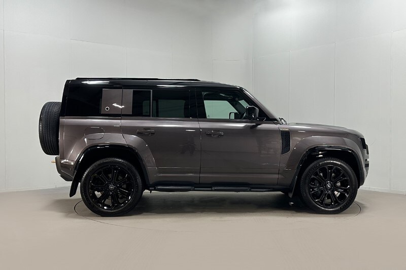 Used Land Rover Defender 2025 for sale - 76982444: Photo 5