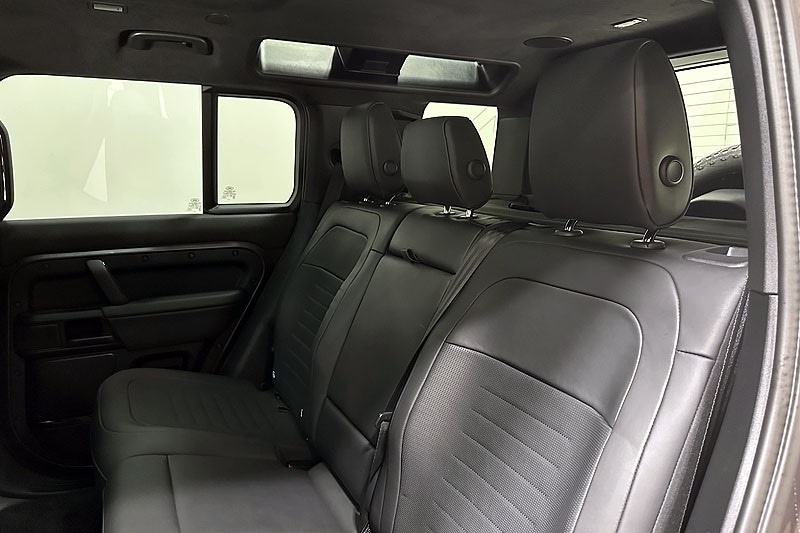 Used Land Rover Defender 2025 for sale - 76982444: Photo 50