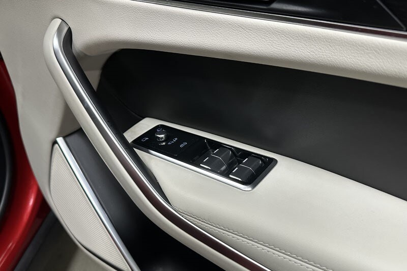 Used Jaguar F-Pace 2024 for sale - 76982339: Photo 23