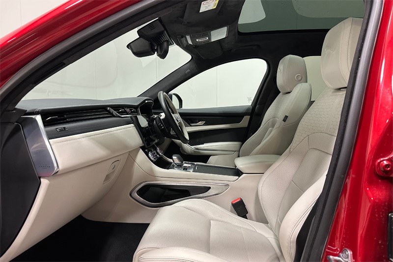 Used Jaguar F-Pace 2024 for sale - 76982339: Photo 3