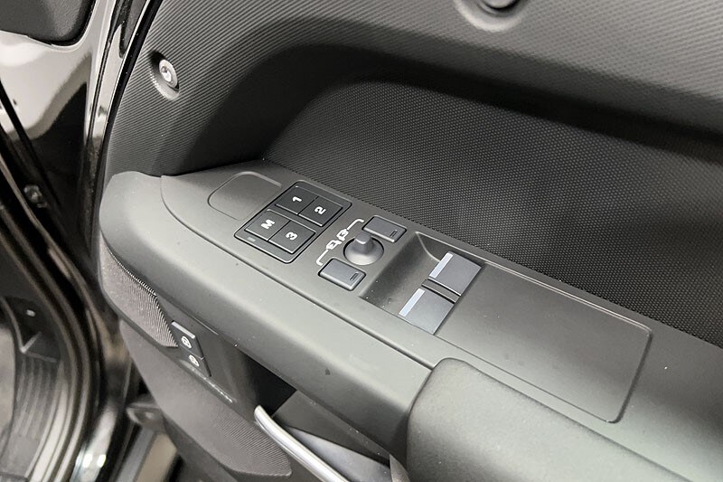 Used Land Rover Defender 2025 for sale - 78067123: Photo 24