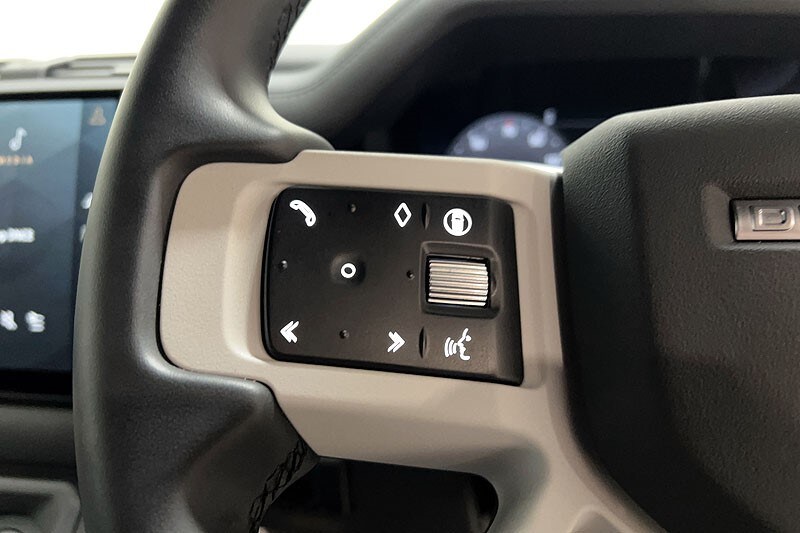 Used Land Rover Defender 2025 for sale - 78067123: Photo 31