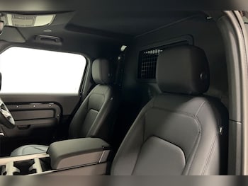 Used Land Rover Defender 2025 for sale - 78067123: Photo