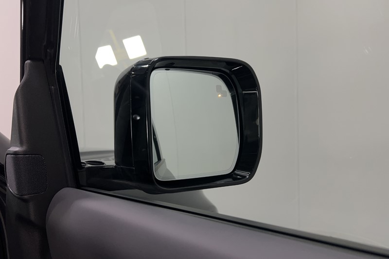 Used Land Rover Defender 2025 for sale - 77270938: Photo 23