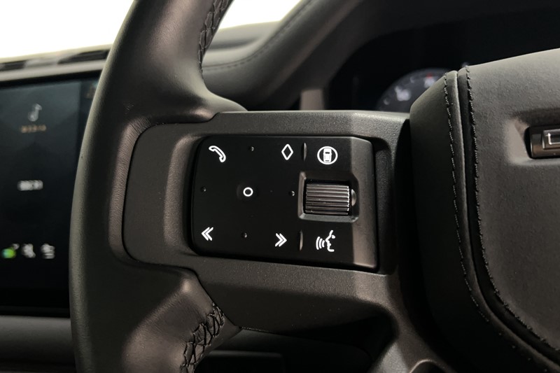 Used Land Rover Defender 2025 for sale - 77270938: Photo 29