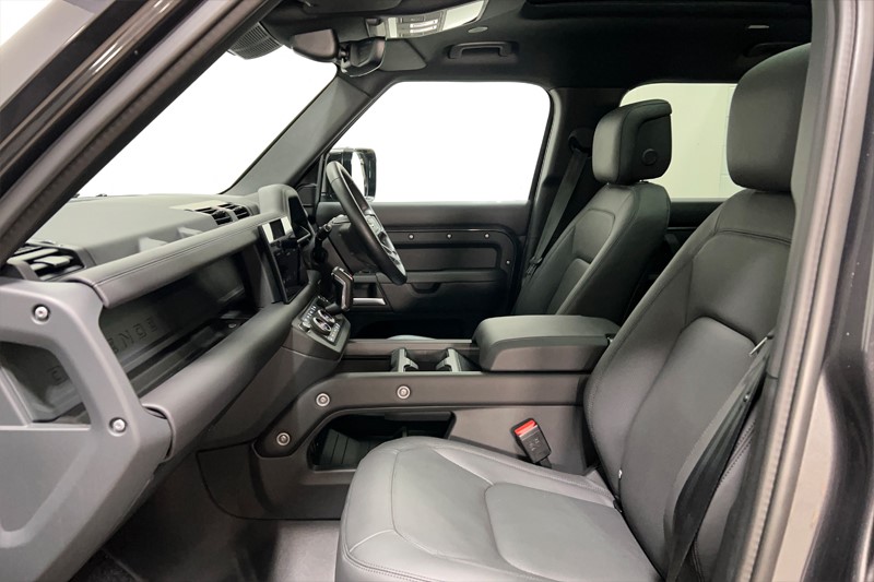 Used Land Rover Defender 2025 for sale - 77270938: Photo 3