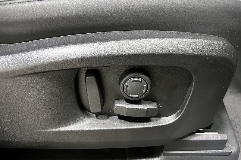 Used Land Rover Defender 2025 for sale - 77087686: Photo 25