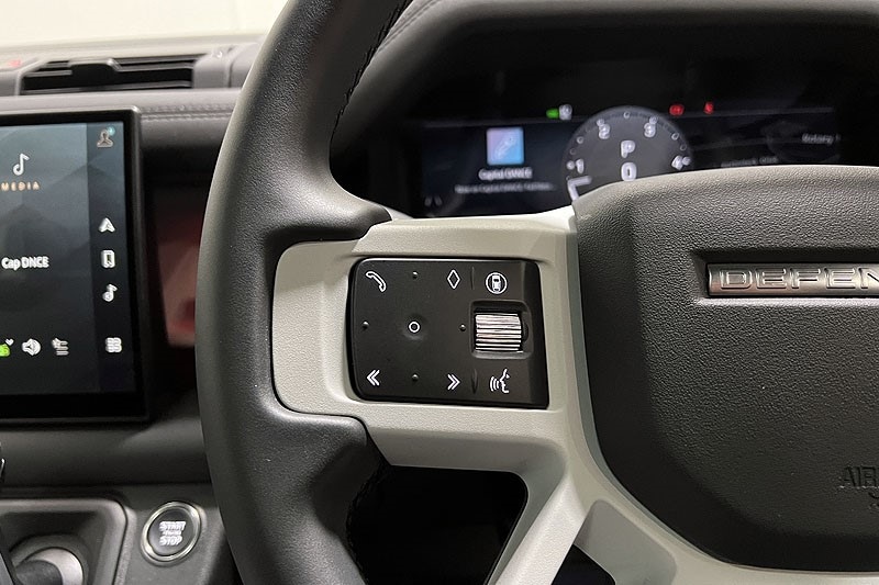 Used Land Rover Defender 2025 for sale - 77087686: Photo 30