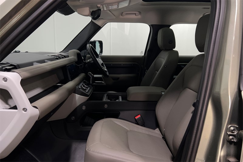 Used Land Rover Defender 2022 for sale - 77285815: Photo 3