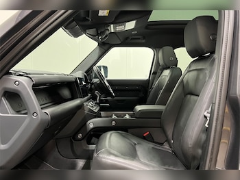 Used Land Rover Defender 2025 for sale - 78523712: Photo