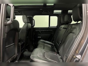 Used Land Rover Defender 2025 for sale - 78523712: Photo