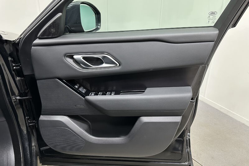 Used Land Rover Range Rover Velar 2025 for sale - 76981093: Photo 21