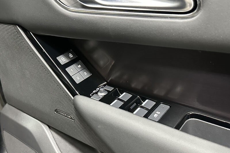 Used Land Rover Range Rover Velar 2025 for sale - 76981093: Photo 23