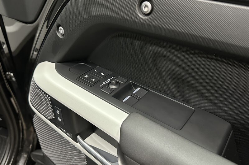 Used Land Rover Defender 2024 for sale - 77406454: Photo 22