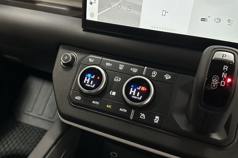 Used Land Rover Defender 2024 for sale - 77406454: Photo 30